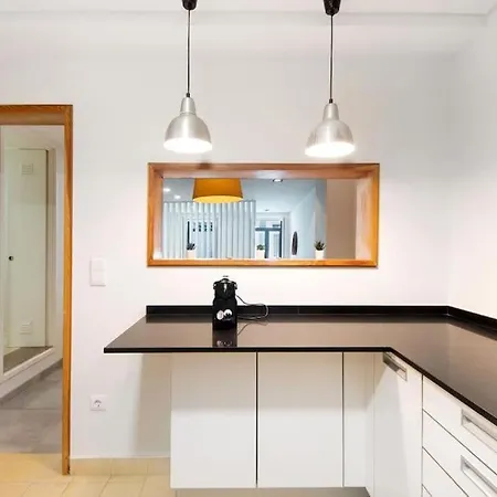 Spacious In Center In Lively Area Апартаменты *