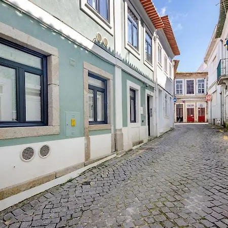 Spacious In Center In Lively Area Апартаменты